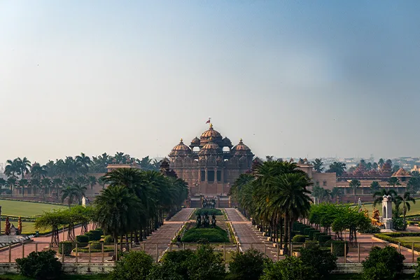 Modern Delhi's Temples & Markets