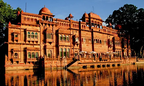 Gajner Palace & Lake