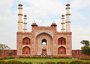 Akbar's tomb in Sikandra