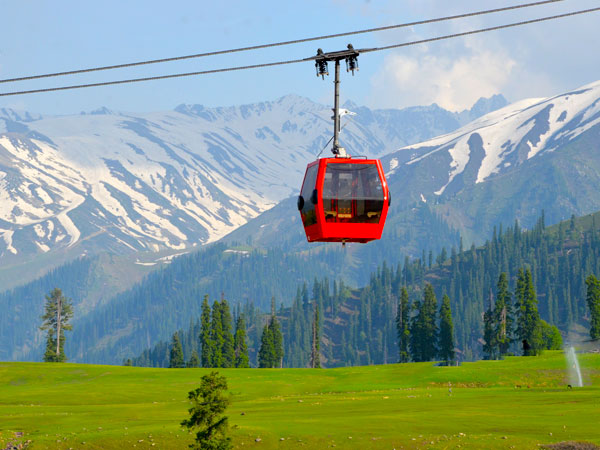 tourist car srinagar